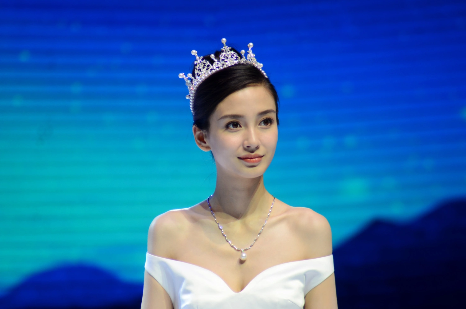 Angelababy plastic surgery